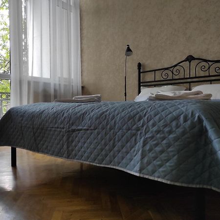 טביליסי Tranquil Apartment In Vake מראה חיצוני תמונה