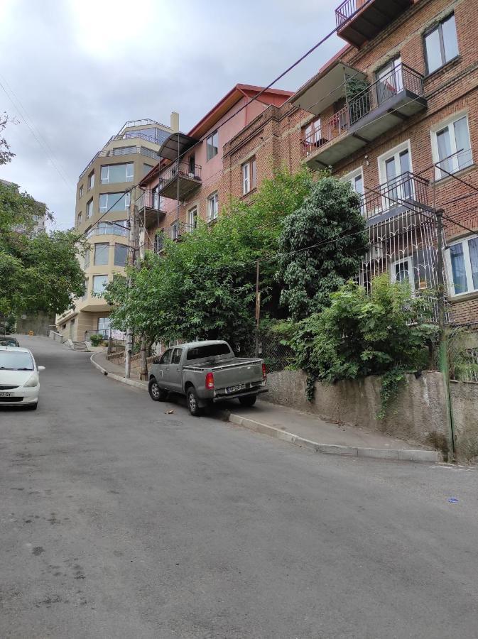טביליסי Tranquil Apartment In Vake מראה חיצוני תמונה
