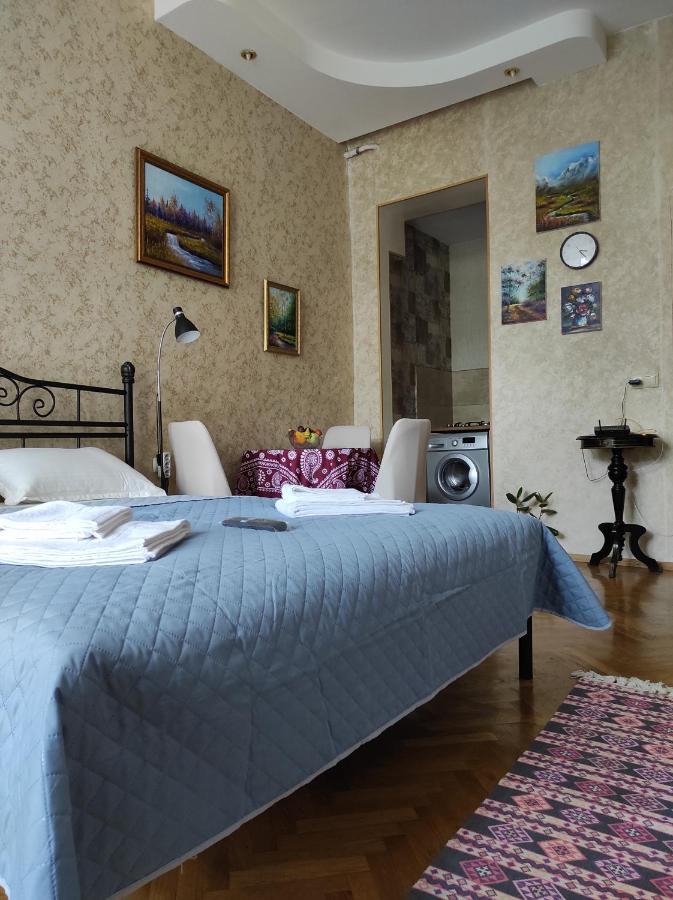 טביליסי Tranquil Apartment In Vake מראה חיצוני תמונה