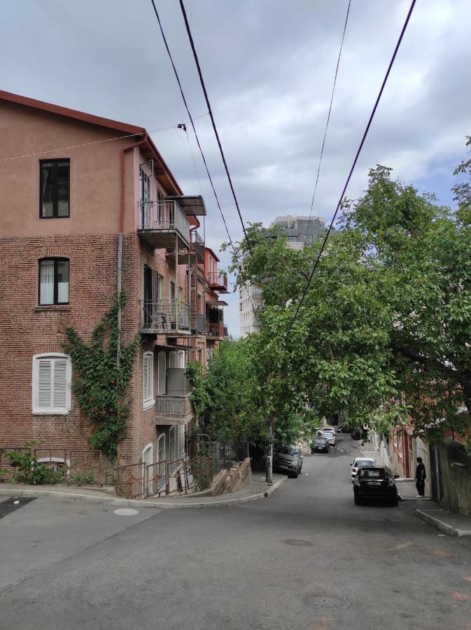 טביליסי Tranquil Apartment In Vake מראה חיצוני תמונה